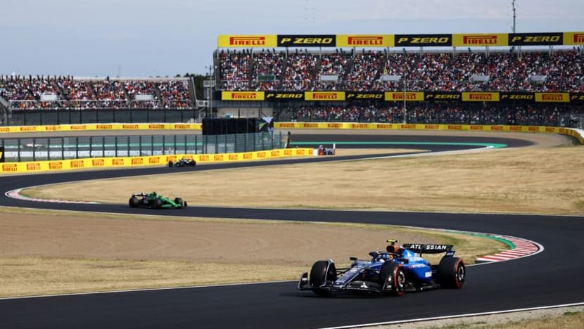 Carlos Sainz Penalized: Three-Place Grid Drop for Blocking Lewis Hamilton at Japanese GP