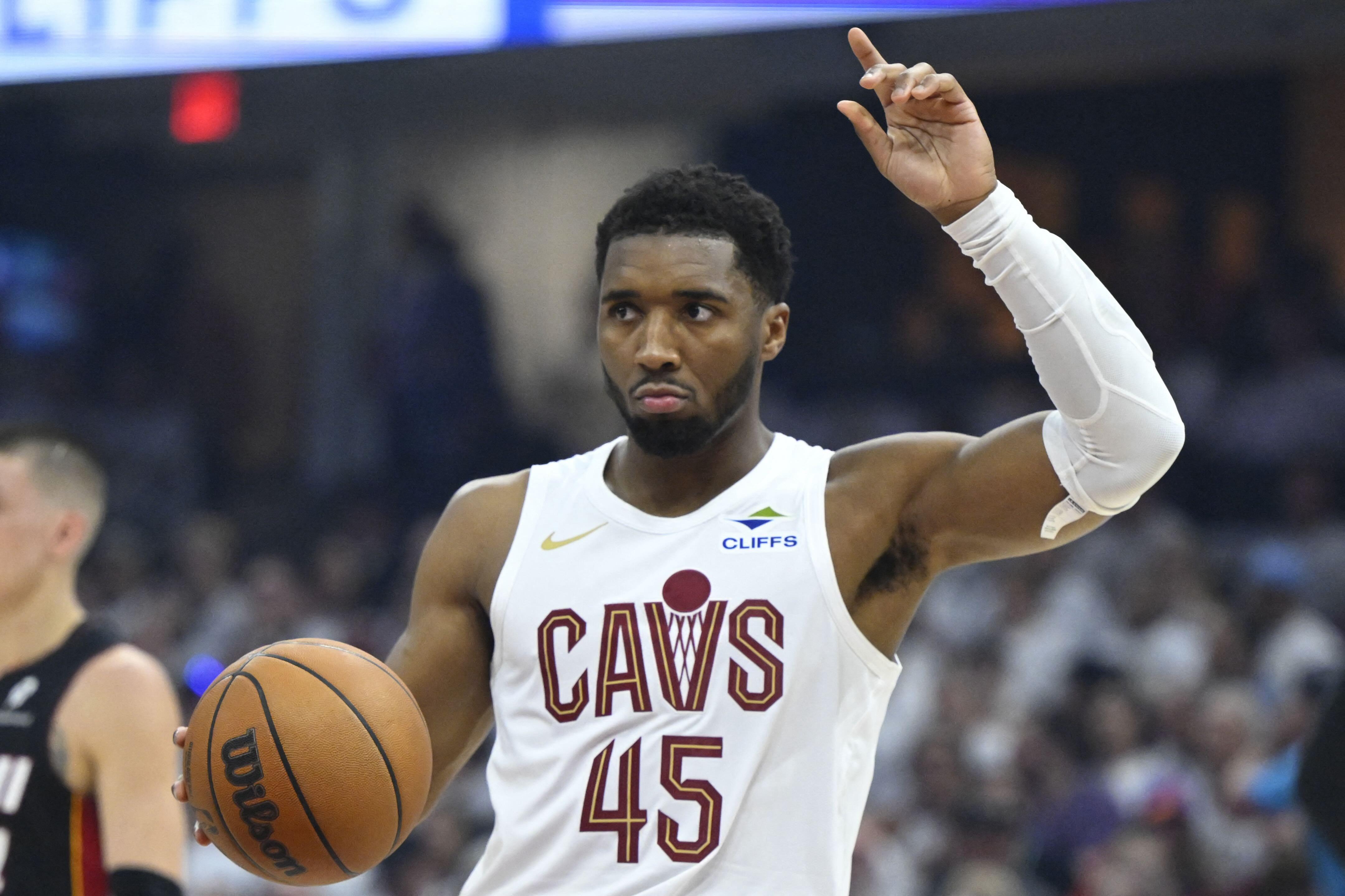 Cleveland Cavaliers Surge Ahead with Mitchell's Clutch Performance in NBA Playoffs