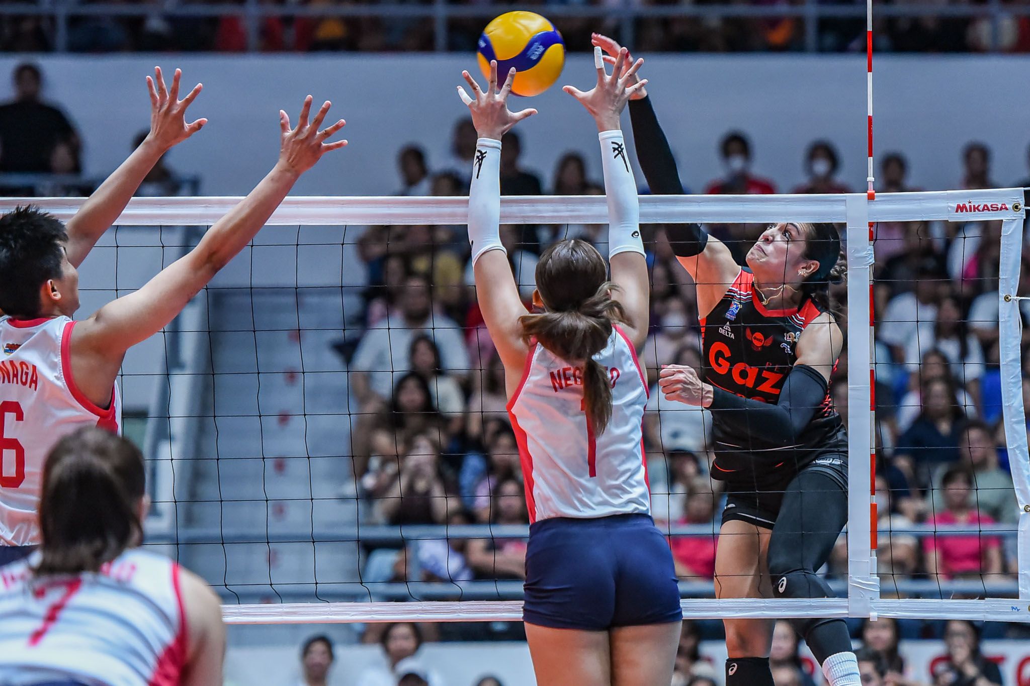Underdog Teams Petro Gazz and Akari Aim for Finals Glory in PVL Semifinals