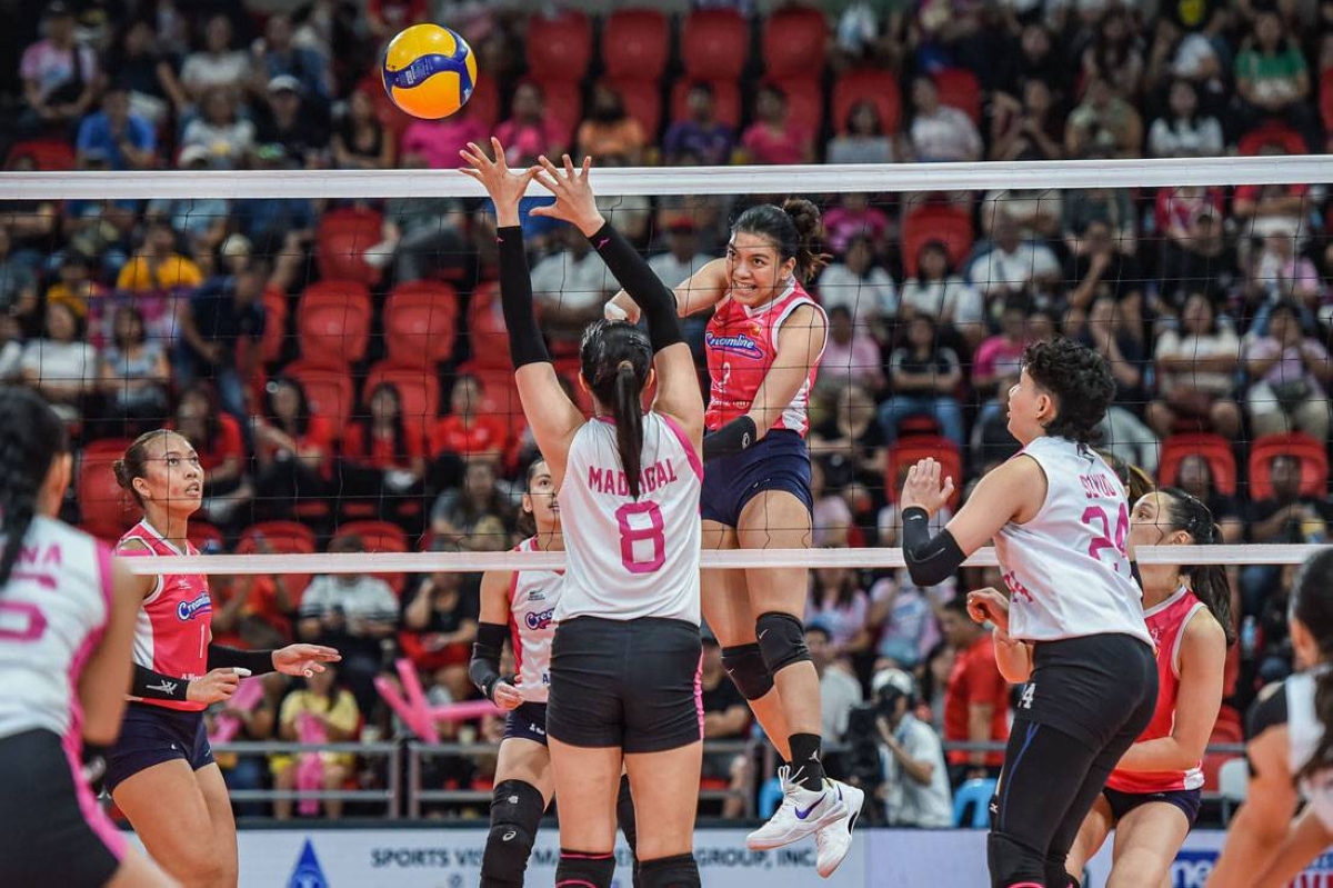 Creamline Dominates Akari in PVL Sweep, Keeps Finals Hopes Alive