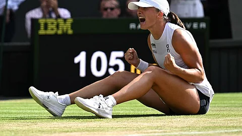Iga Swiatek Dominates Wimbledon with Historic Double Bagel Victory