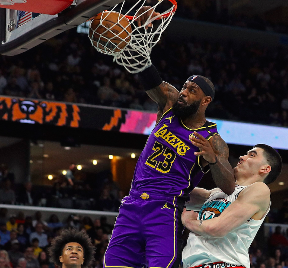 Lakers Surge Ahead in Playoff Race with Victory Over Grizzlies